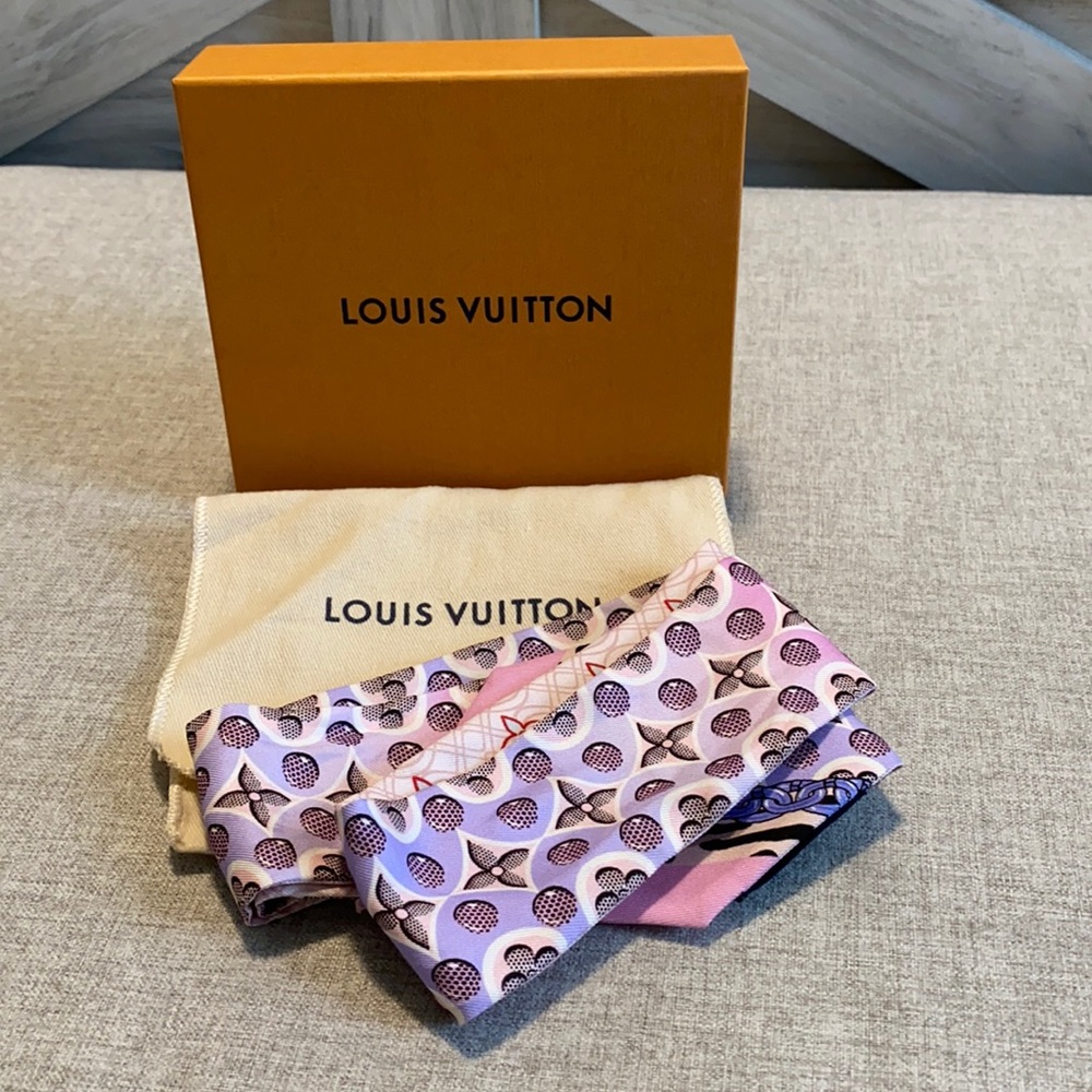 louis vuitton authentic  bandeau good condition